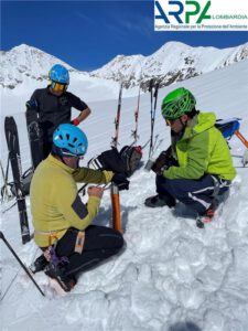 ARPALombardia team at work on the field 